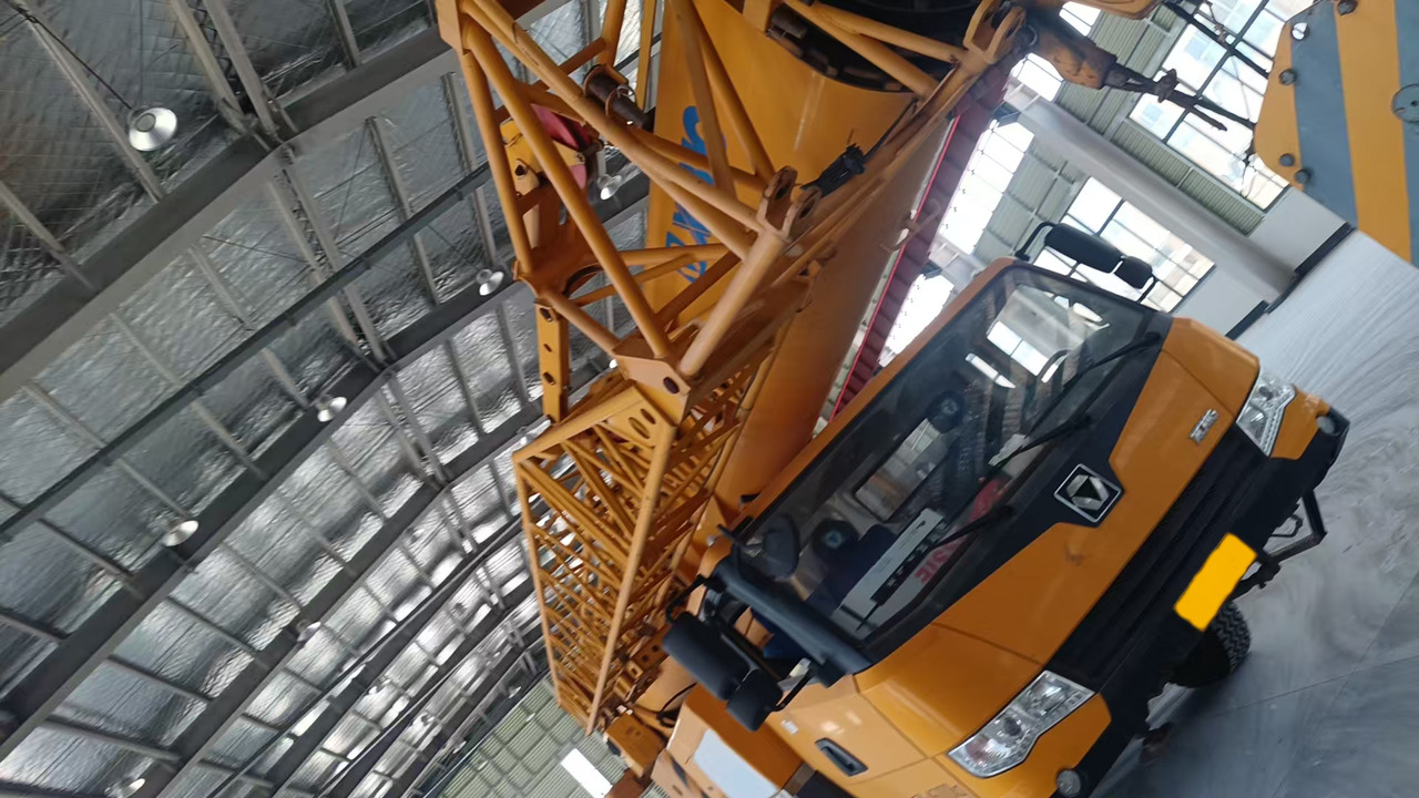 XCMG Official Second Hand 70 Ton Mobile Crane QY70K5D_1 Truck Mounted Crane - Autožeriav: obrázok 4 XCMG Official Second Hand 70 Ton Mobile Crane QY70K5D_1 Truck Mounted Crane - Autožeriav: obrázok 4