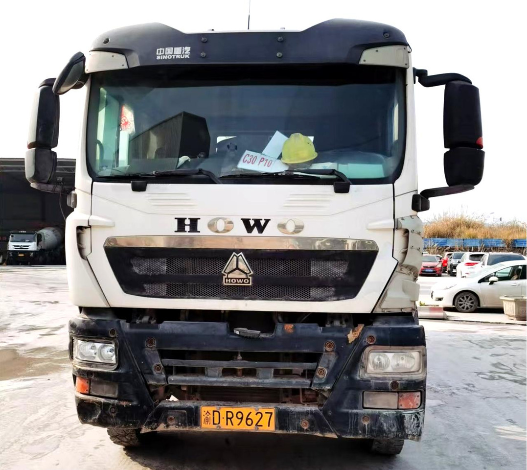 XCMG Official Second Hand G4804B HOWO Concrete Mixer Truck 12 Cubic Hydraulic Concrete Mixer Price List - Domiešavač: obrázok 3 XCMG Official Second Hand G4804B HOWO Concrete Mixer Truck 12 Cubic Hydraulic Concrete Mixer Price List - Domiešavač: obrázok 3