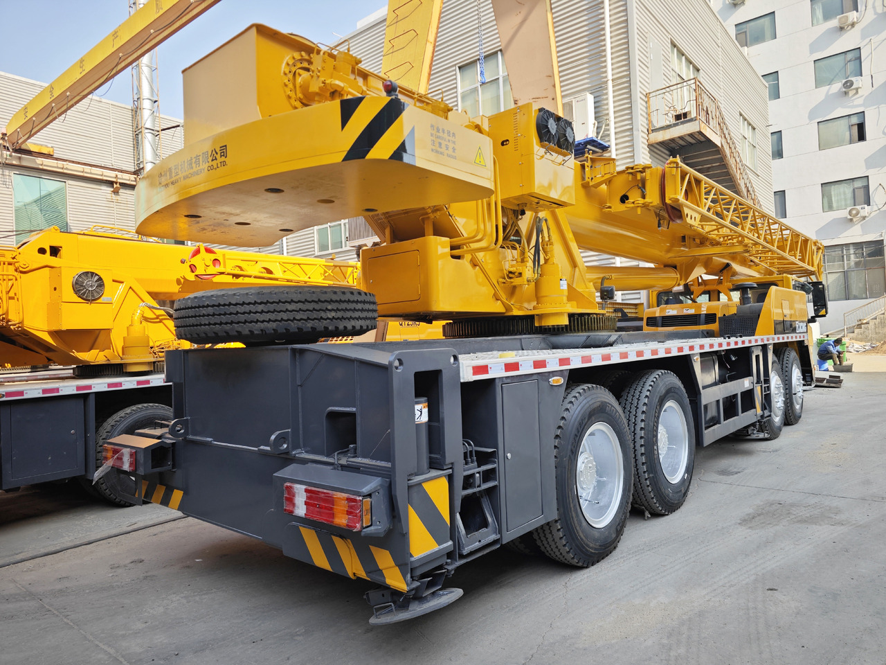 XCMG Official Second Hand Mobile Crane 50 Ton Hydraulic Truck Crane Price - Autožeriav: obrázok 3 XCMG Official Second Hand Mobile Crane 50 Ton Hydraulic Truck Crane Price - Autožeriav: obrázok 3
