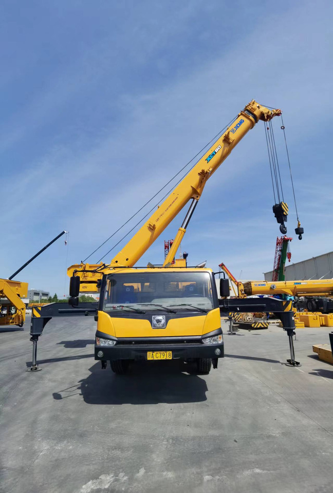 XCMG Official Second Hand QY50KA 50 Ton Hydraulic Truck Crane Price For Sale - Autožeriav: obrázok 2 XCMG Official Second Hand QY50KA 50 Ton Hydraulic Truck Crane Price For Sale - Autožeriav: obrázok 2