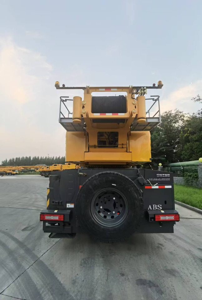 XCMG Official Used 200ton Truck Lifting Crane XCA200L8 Hydraulic Mobile Crane Price List - Žeriav pre všetky terény: obrázok 3 XCMG Official Used 200ton Truck Lifting Crane XCA200L8 Hydraulic Mobile Crane Price List - Žeriav pre všetky terény: obrázok 3