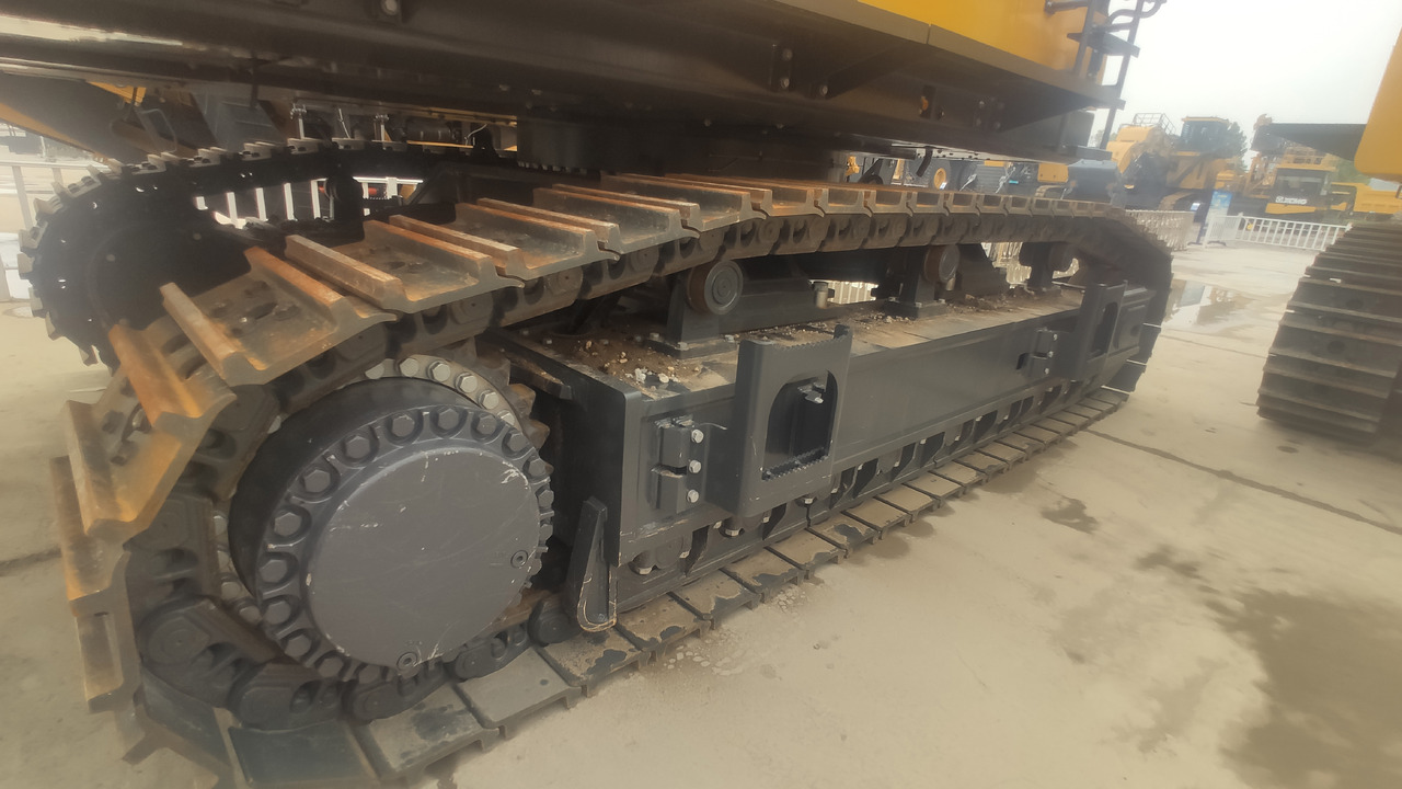 XCMG Official Used Heavy Duty Crawler Excavators XE1050 100Ton Mine Excavator For Sale - Pásové rýpadlo: obrázok 4 XCMG Official Used Heavy Duty Crawler Excavators XE1050 100Ton Mine Excavator For Sale - Pásové rýpadlo: obrázok 4