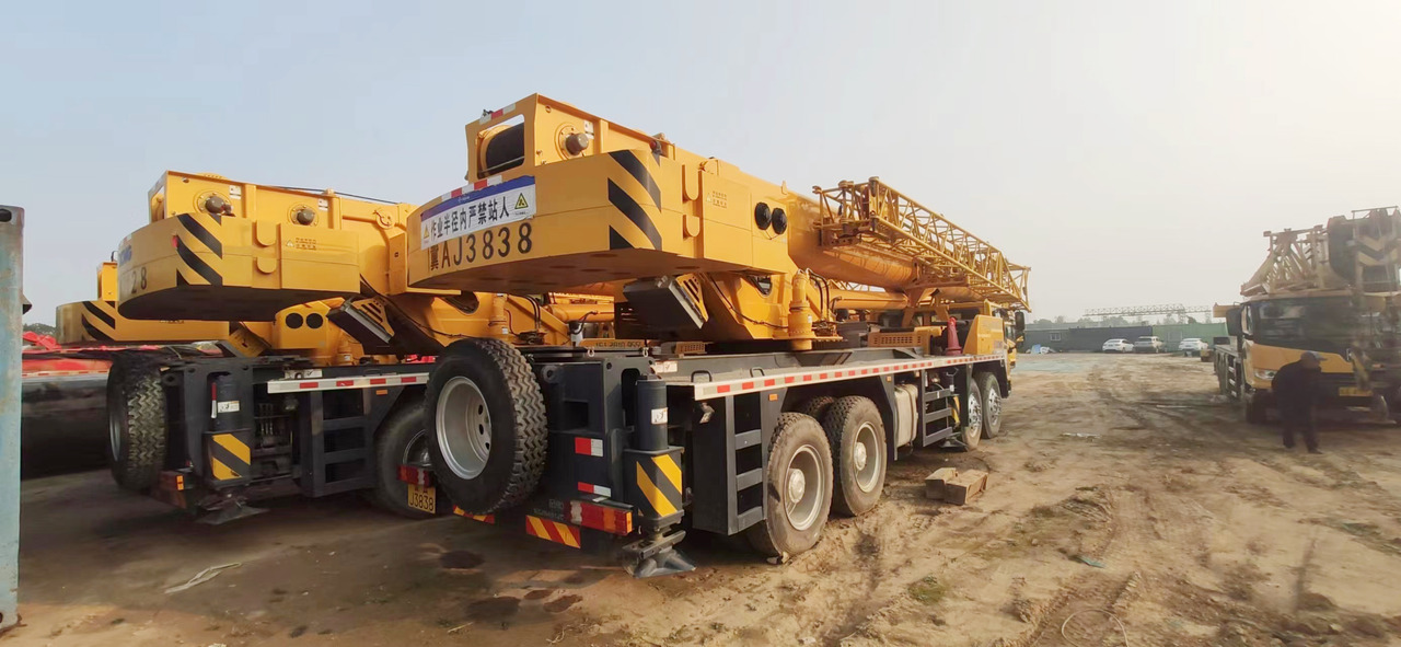XCMG Official Used Pickup Truck Crane QY55K5D Telescopic Truck Crane Hot Sale - Autožeriav: obrázok 5 XCMG Official Used Pickup Truck Crane QY55K5D Telescopic Truck Crane Hot Sale - Autožeriav: obrázok 5