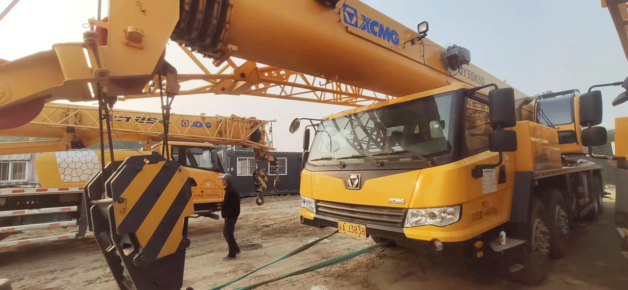 XCMG Official Used Pickup Truck Crane QY55K5D Telescopic Truck Crane Hot Sale - Autožeriav: obrázok 2 XCMG Official Used Pickup Truck Crane QY55K5D Telescopic Truck Crane Hot Sale - Autožeriav: obrázok 2