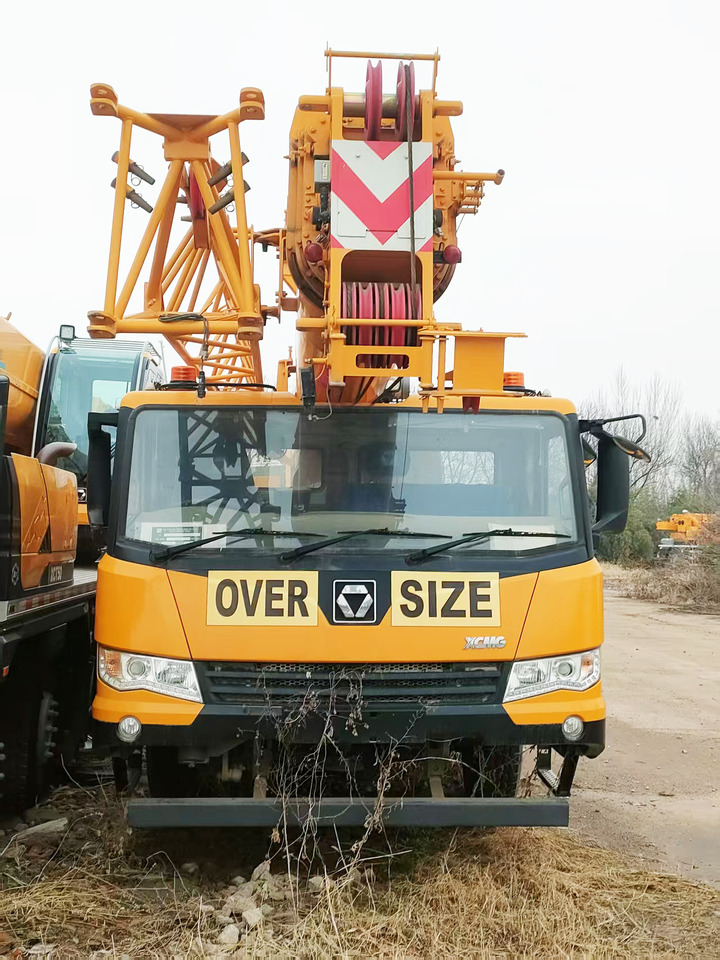 XCMG Official Used Truck Crane 25 ton XCT25L4-Y Hydraulic Arm Mobile Crane Price - Autožeriav: obrázok 2 XCMG Official Used Truck Crane 25 ton XCT25L4-Y Hydraulic Arm Mobile Crane Price - Autožeriav: obrázok 2