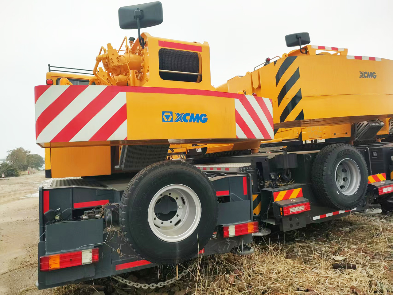 XCMG Official Used Truck Crane 25 ton XCT25L4-Y Hydraulic Arm Mobile Crane Price - Autožeriav: obrázok 3 XCMG Official Used Truck Crane 25 ton XCT25L4-Y Hydraulic Arm Mobile Crane Price - Autožeriav: obrázok 3