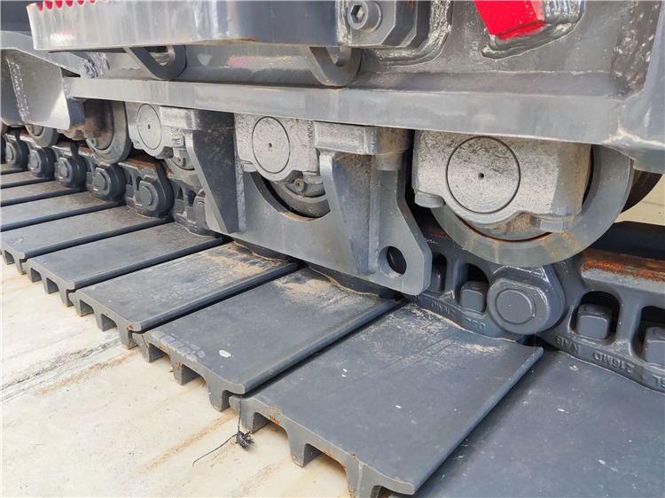 XCMG Official Xr280e Hydraulic Rotary Table Drill Rig Used Drilling Rig Machine for Sale - Vrtné príslušenstvo: obrázok 5 XCMG Official Xr280e Hydraulic Rotary Table Drill Rig Used Drilling Rig Machine for Sale - Vrtné príslušenstvo: obrázok 5
