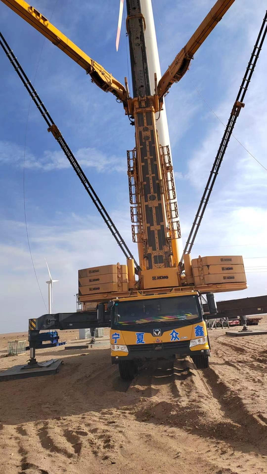 XCMG XCA1200 Used Boom Mobile All Terrain Crane 1200 Ton Crane Truck - Žeriav pre všetky terény: obrázok 4 XCMG XCA1200 Used Boom Mobile All Terrain Crane 1200 Ton Crane Truck - Žeriav pre všetky terény: obrázok 4