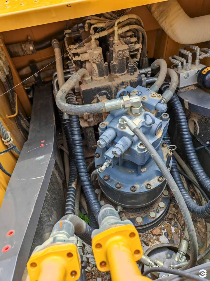 XCMG XE245G 24ton medium diesel excavator with good condition for sale - Pásové rýpadlo: obrázok 5 XCMG XE245G 24ton medium diesel excavator with good condition for sale - Pásové rýpadlo: obrázok 5