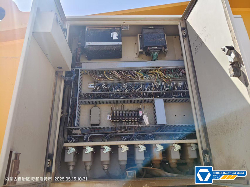 XCMG XGC650 used mobile hydraulic hoist lift machine 650ton crawler crane - Pásový žeriav: obrázok 2 XCMG XGC650 used mobile hydraulic hoist lift machine 650ton crawler crane - Pásový žeriav: obrázok 2