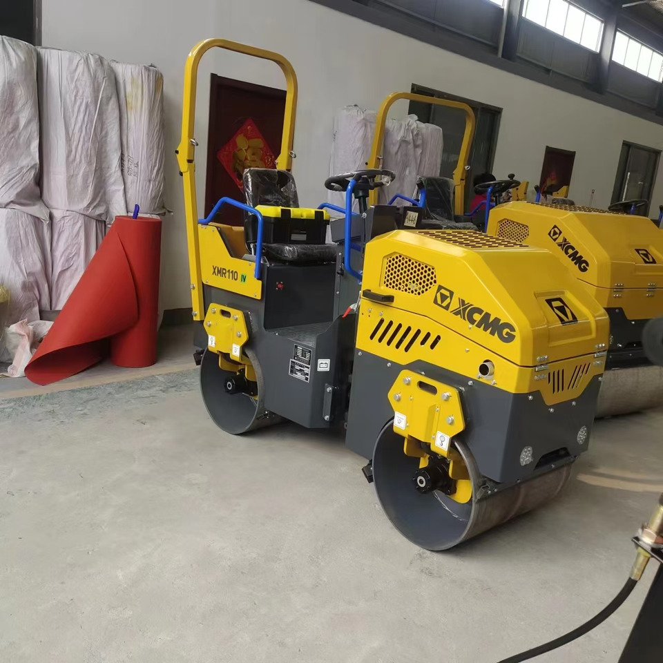 XCMG XMR110 1ton samll road roller hydraulic vibratory compator price - Minivalec: obrázok 4 XCMG XMR110 1ton samll road roller hydraulic vibratory compator price - Minivalec: obrázok 4
