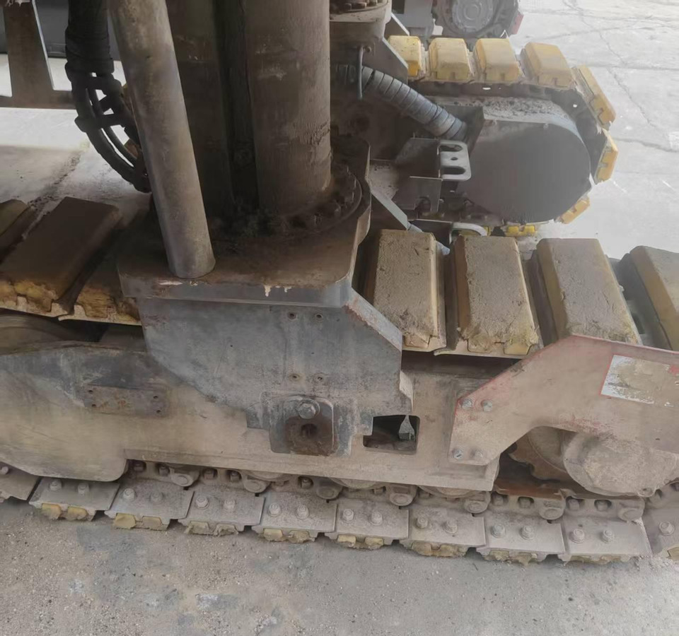 XCMG certified used cold milling planer machine XM200KⅡfor sale - Cestná fréza: obrázok 4 XCMG certified used cold milling planer machine XM200KⅡfor sale - Cestná fréza: obrázok 4