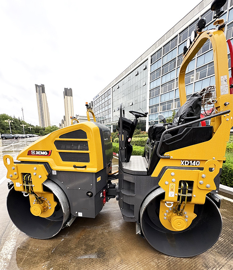 XCMG official XD140 4 ton mini light road roller price - Minivalec: obrázok 4 XCMG official XD140 4 ton mini light road roller price - Minivalec: obrázok 4