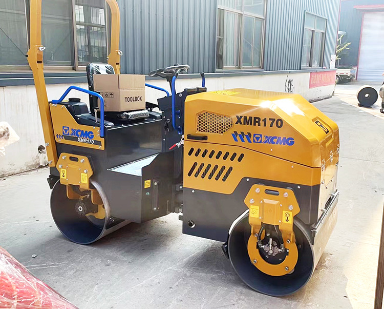 XCMG official brand new 1.7 ton small road roller XMR170 - Minivalec: obrázok 3 XCMG official brand new 1.7 ton small road roller XMR170 - Minivalec: obrázok 3