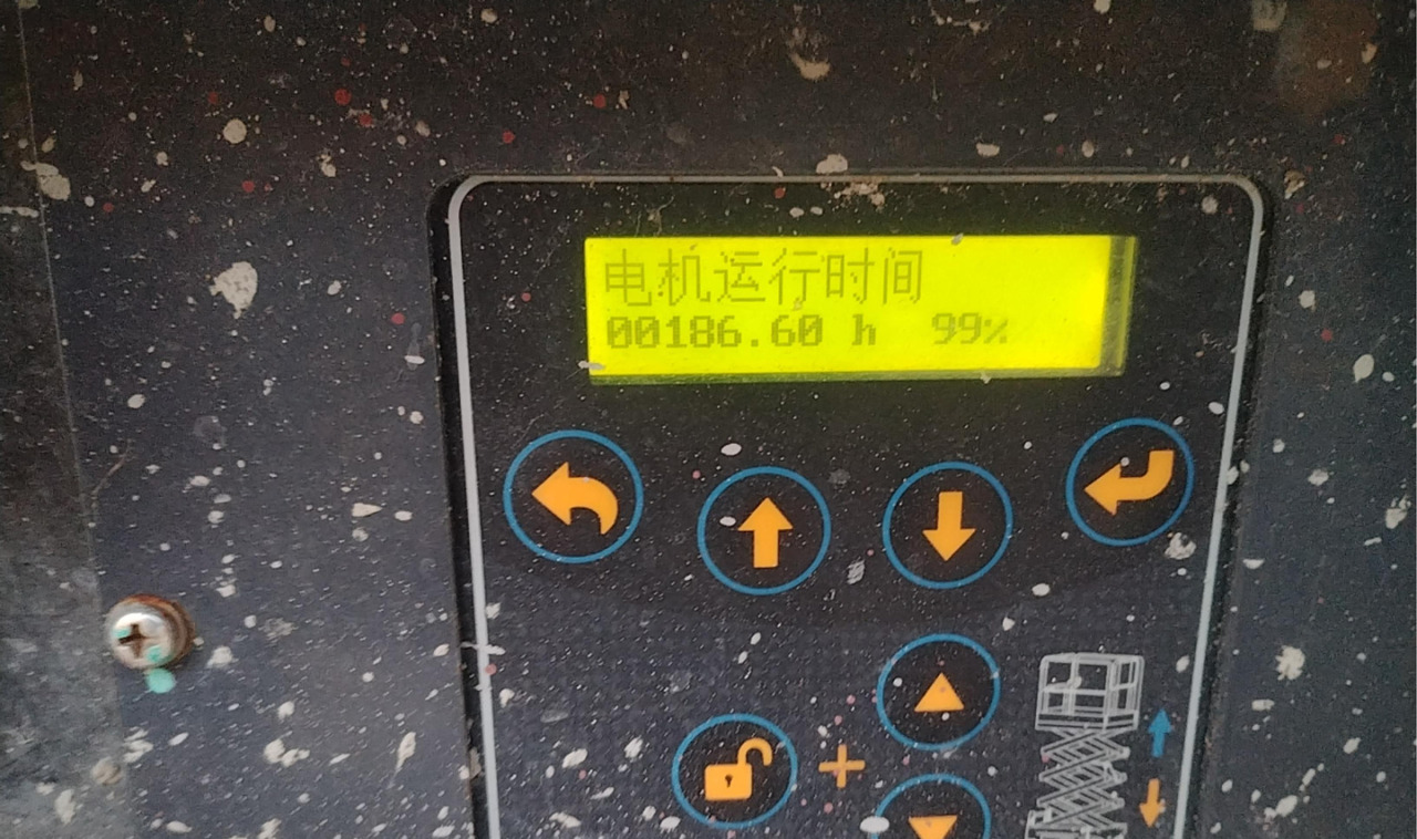 XCMG scissor lift 6m hydraulic Self-propelled scissor lift machine price - Samohybná plošiny: obrázok 3 XCMG scissor lift 6m hydraulic Self-propelled scissor lift machine price - Samohybná plošiny: obrázok 3