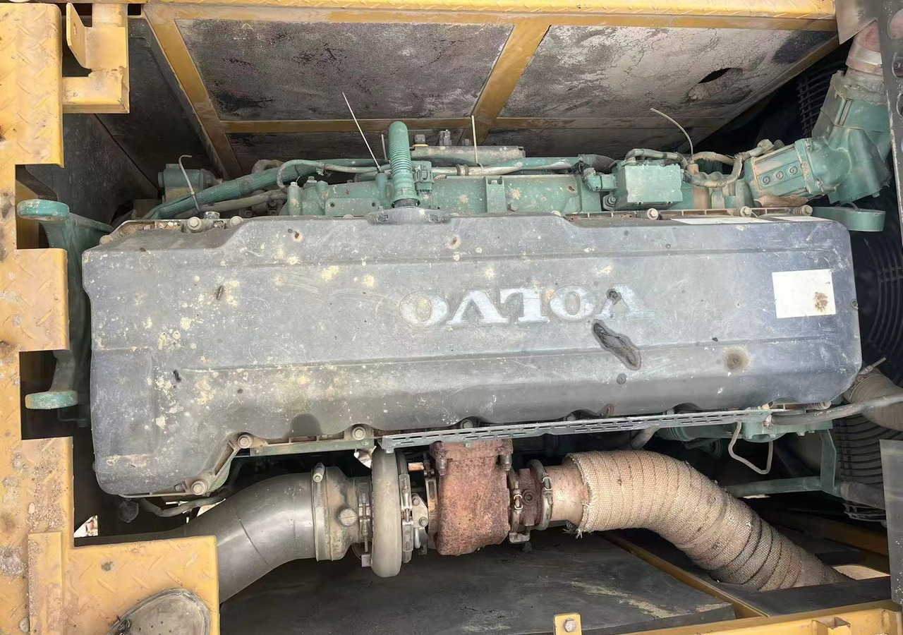 XCMG second hand XR360E crawler rotary drilling rig in stock - Vrtné príslušenstvo: obrázok 4 XCMG second hand XR360E crawler rotary drilling rig in stock - Vrtné príslušenstvo: obrázok 4