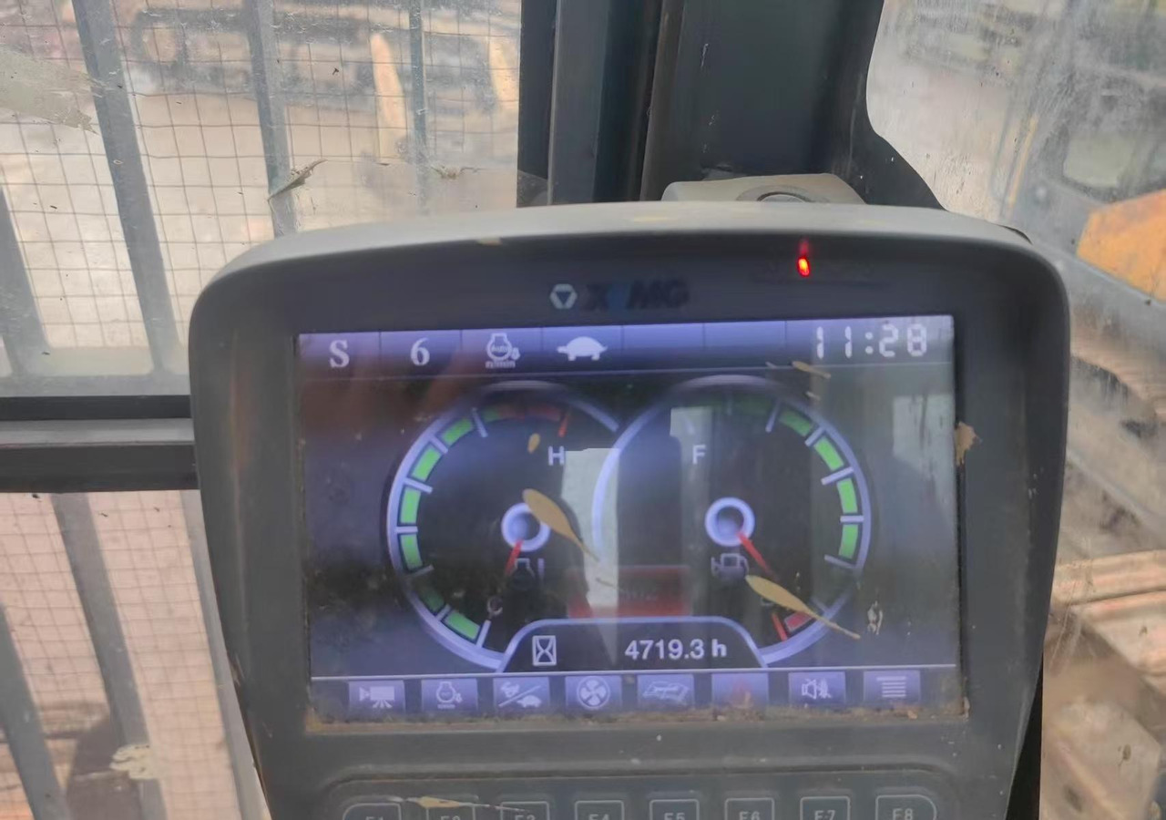 XCMG used hydraulic excavator XE490DK 49ton for sale - Pásové rýpadlo: obrázok 3 XCMG used hydraulic excavator XE490DK 49ton for sale - Pásové rýpadlo: obrázok 3