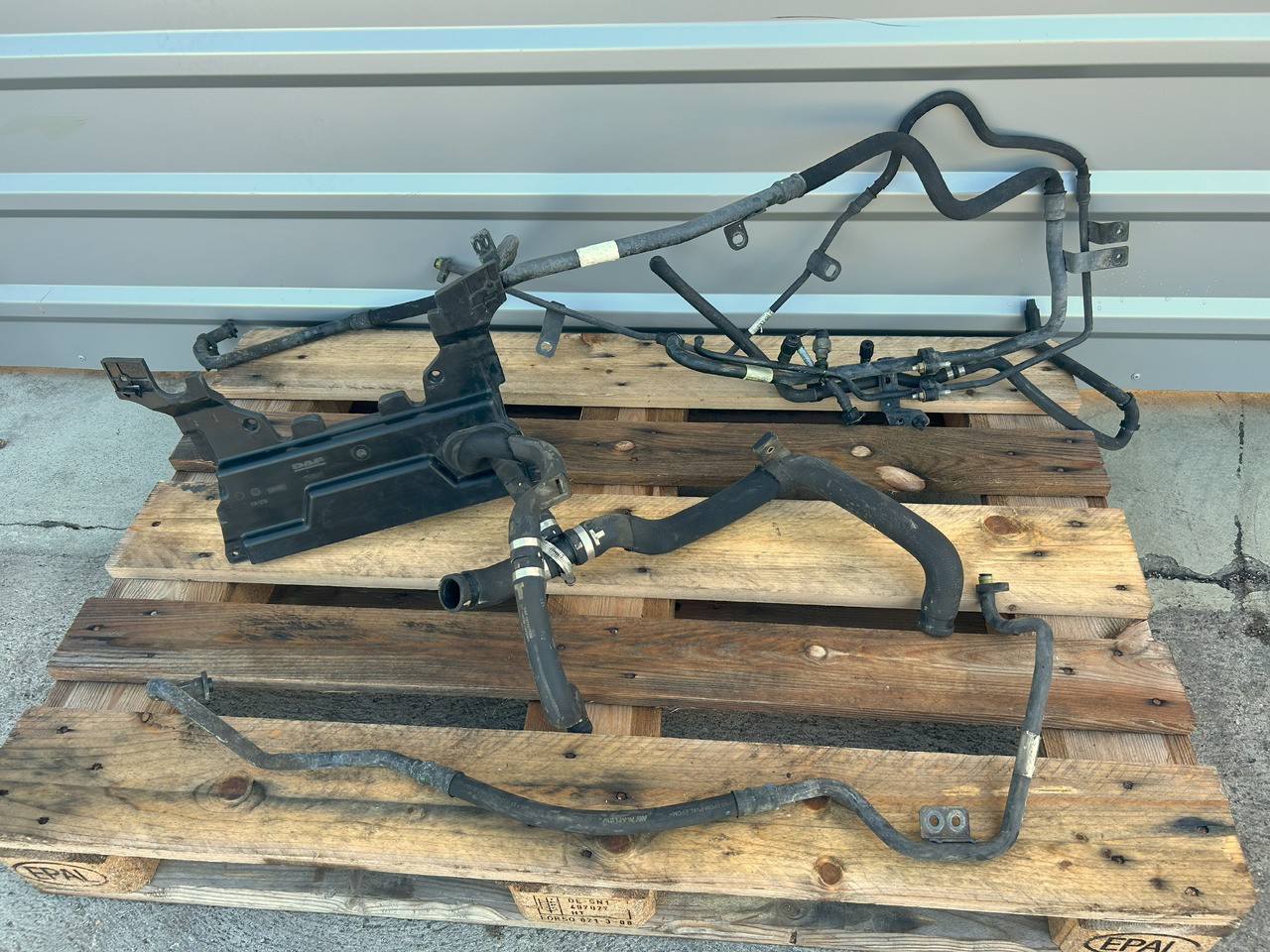 DAF CF EURO 6 AIR CONDITIONING HOSES SET - Časť klimatizácie: obrázok 1 DAF CF EURO 6 AIR CONDITIONING HOSES SET - Časť klimatizácie: obrázok 1