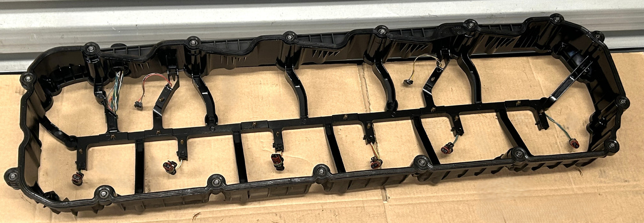 Hlava valcov DAF SPACER FRAME ENGINE VALVE COVER XF 106 480 2033255: obrázok 6