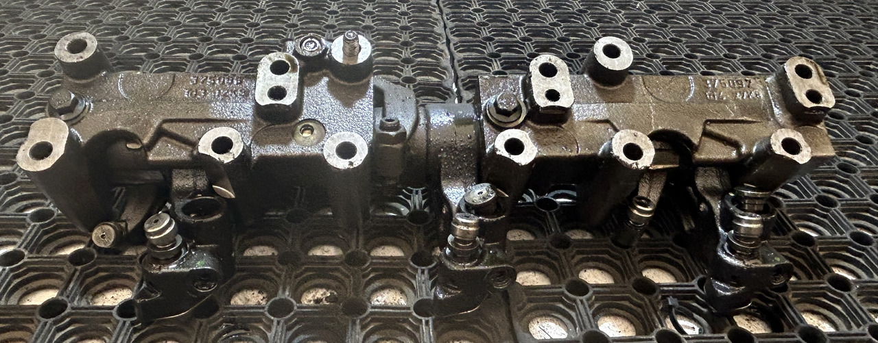 DAF VALVE LEVER ARMS KEYBOARD MX XF 480 - Ventil: obrázok 2 DAF VALVE LEVER ARMS KEYBOARD MX XF 480 - Ventil: obrázok 2