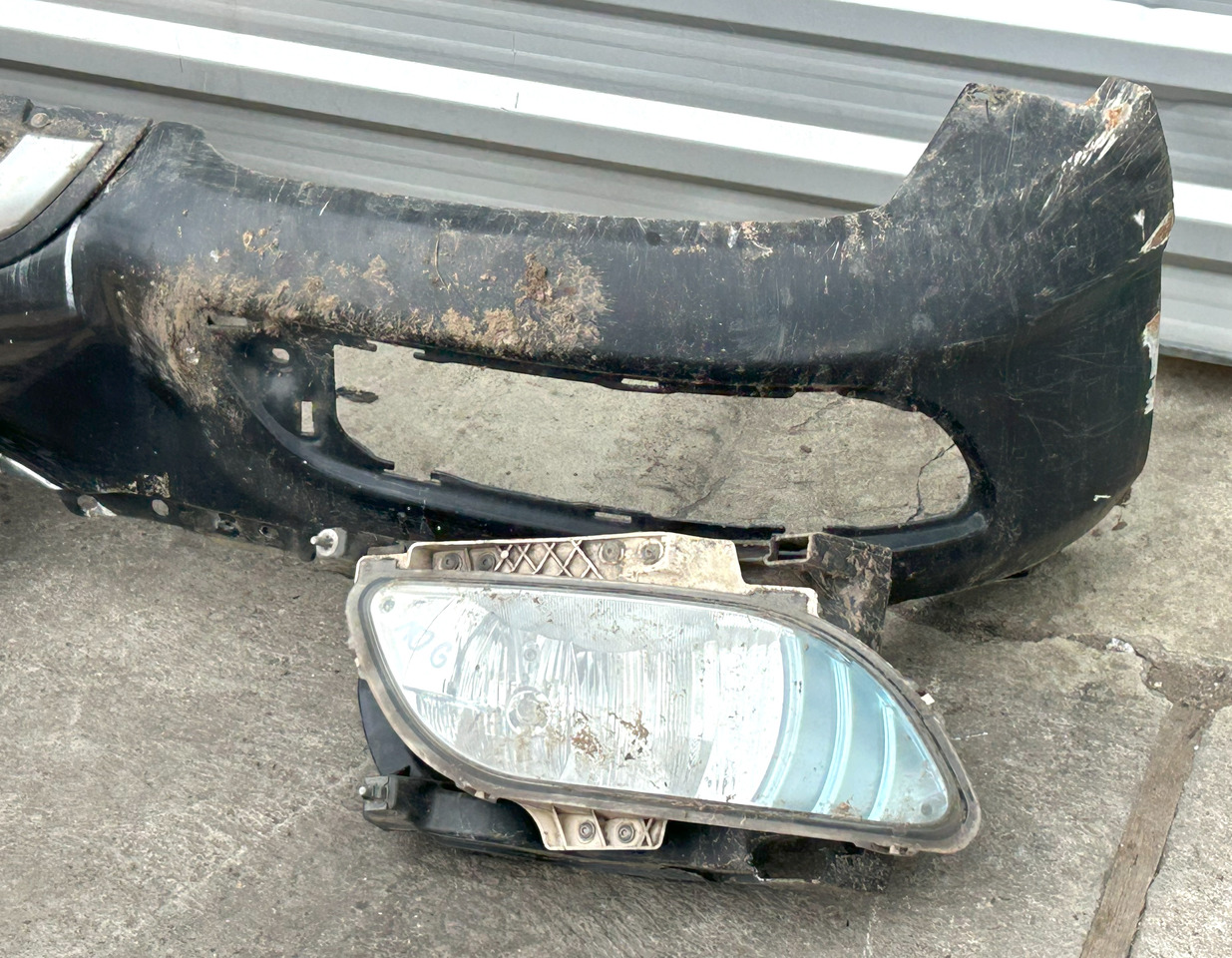 DAF XF 106 480 FRONT BUMPER WITH HALOGENS - Nárazník: obrázok 4 DAF XF 106 480 FRONT BUMPER WITH HALOGENS - Nárazník: obrázok 4