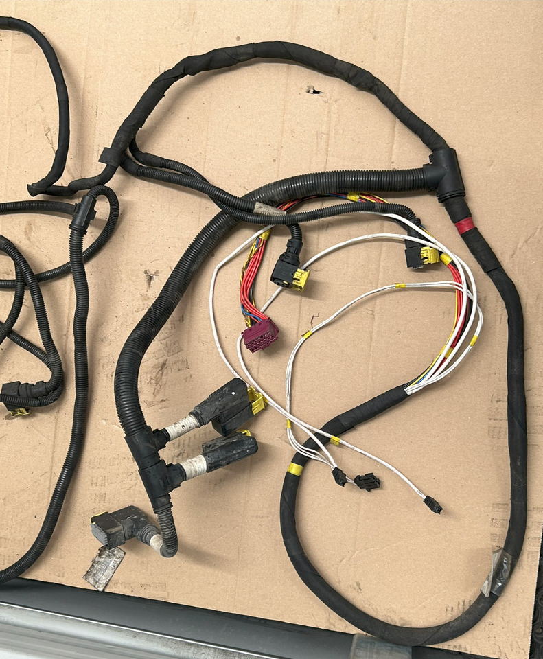 DAF XF 106 TRAILER SOCKET ELECTRICAL HARNESS - Kábel/ Káblový zväzok: obrázok 2 DAF XF 106 TRAILER SOCKET ELECTRICAL HARNESS - Kábel/ Káblový zväzok: obrázok 2