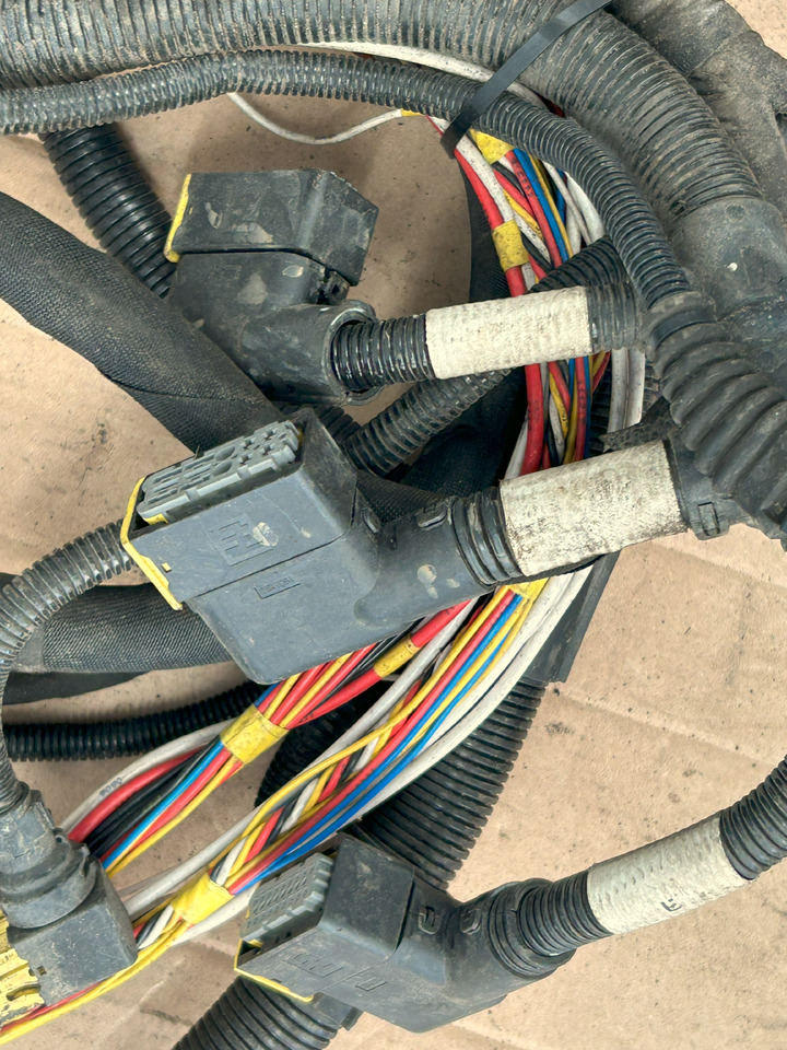 DAF XF 106 TRAILER SOCKET ELECTRICAL HARNESS - Kábel/ Káblový zväzok: obrázok 2 DAF XF 106 TRAILER SOCKET ELECTRICAL HARNESS - Kábel/ Káblový zväzok: obrázok 2