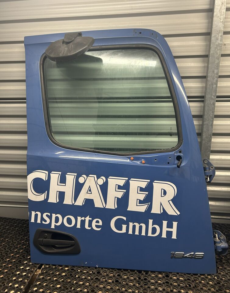 MERCEDES ACTROS MP4 DOOR RIGHT EITH RAMP MIRROR - Dvere a diely: obrázok 1 MERCEDES ACTROS MP4 DOOR RIGHT EITH RAMP MIRROR - Dvere a diely: obrázok 1