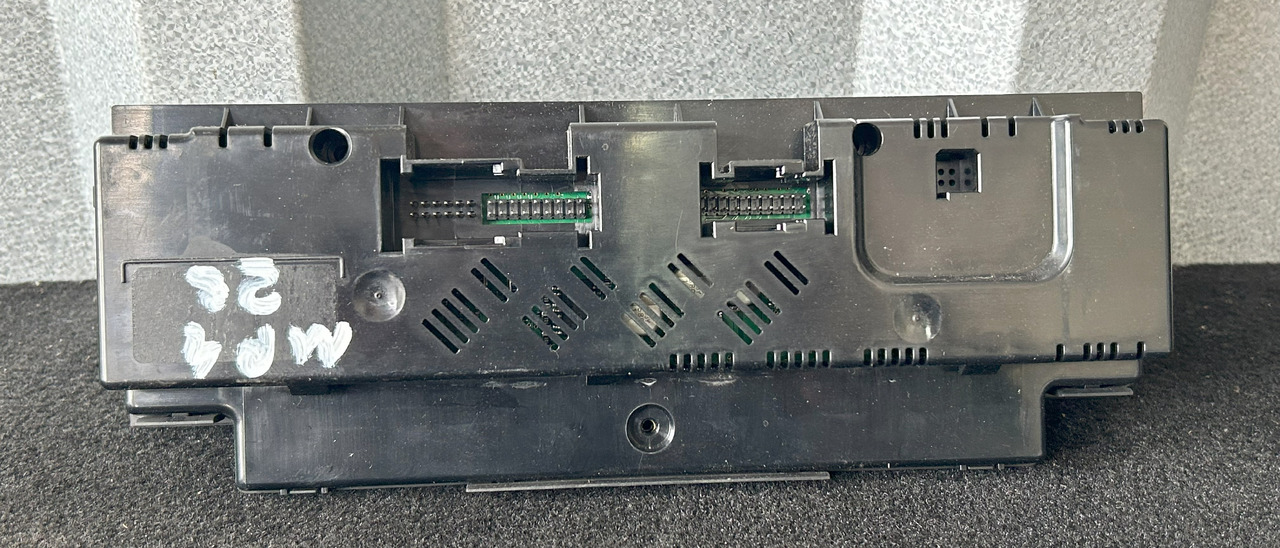MERCEDES AIR CONDITIONING CONTROL PANEL AROCS MP4 - Časť klimatizácie: obrázok 2 MERCEDES AIR CONDITIONING CONTROL PANEL AROCS MP4 - Časť klimatizácie: obrázok 2