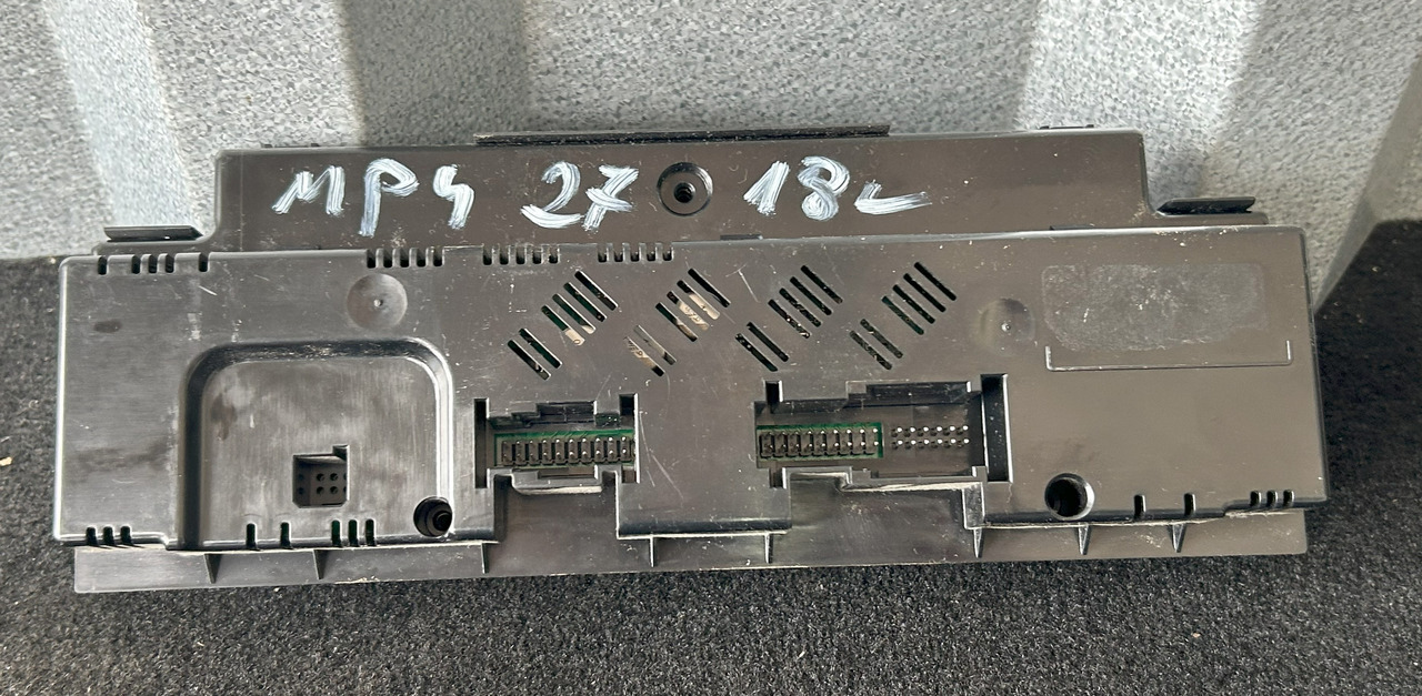 MERCEDES AIR CONDITIONING CONTROL PANEL AROCS MP4 - Časť klimatizácie: obrázok 2 MERCEDES AIR CONDITIONING CONTROL PANEL AROCS MP4 - Časť klimatizácie: obrázok 2
