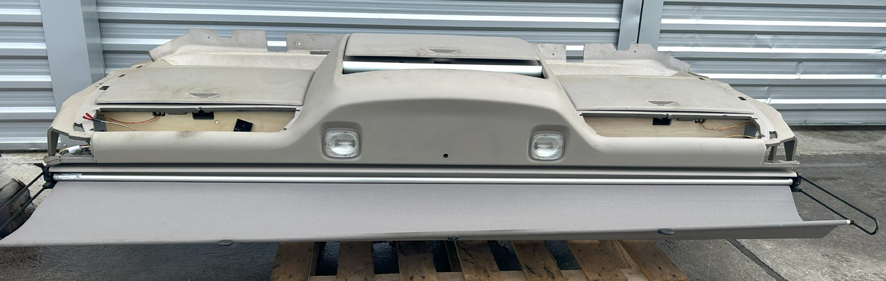 DAF XF 106 480 UPPER COCKPIT STORAGE SHELVES SHELF STORAGE CONSOLE BOARD SUPER SPACE CAB - Náhradný diel: obrázok 3 DAF XF 106 480 UPPER COCKPIT STORAGE SHELVES SHELF STORAGE CONSOLE BOARD SUPER SPACE CAB - Náhradný diel: obrázok 3