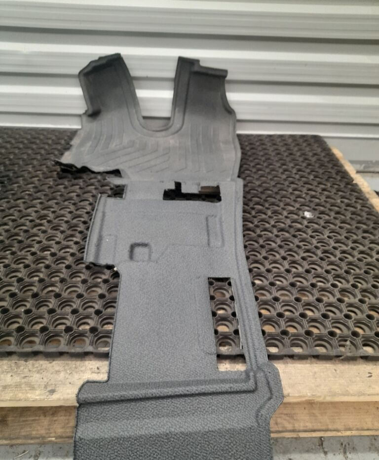 WYKŁADZINA KABINY L Mercedes-Benz ATEGO A9736800540 - Kabína a interiér pre Nákladné auto: obrázok 1 WYKŁADZINA KABINY L Mercedes-Benz ATEGO A9736800540 - Kabína a interiér pre Nákladné auto: obrázok 1