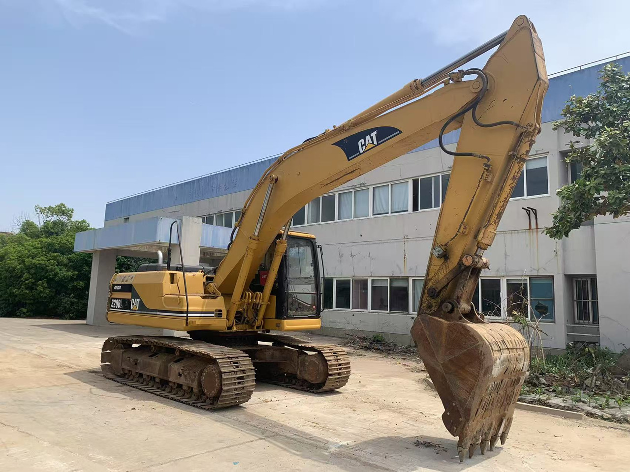 CATERPILLAR 320BL Used Excavator with Original Color - Pásové rýpadlo: obrázok 2 CATERPILLAR 320BL Used Excavator with Original Color - Pásové rýpadlo: obrázok 2