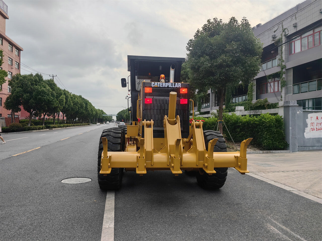 Caterpillar 140K Motor Grader Road Construction Machine - Zrovnávač: obrázok 3 Caterpillar 140K Motor Grader Road Construction Machine - Zrovnávač: obrázok 3