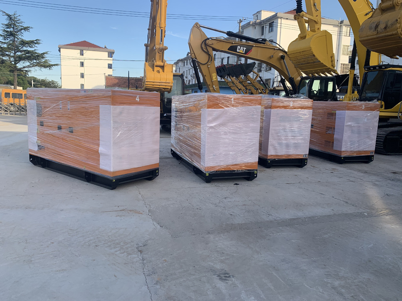 Cummins Gnerator Set 90KW Three Phase Power 50HZ - Elektrický generátor: obrázok 4 Cummins Gnerator Set 90KW Three Phase Power 50HZ - Elektrický generátor: obrázok 4