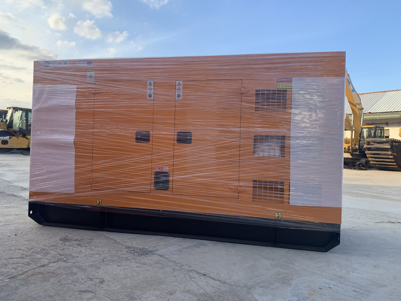 Cummins Gnerator Set 90KW Three Phase Power 50HZ - Elektrický generátor: obrázok 1 Cummins Gnerator Set 90KW Three Phase Power 50HZ - Elektrický generátor: obrázok 1