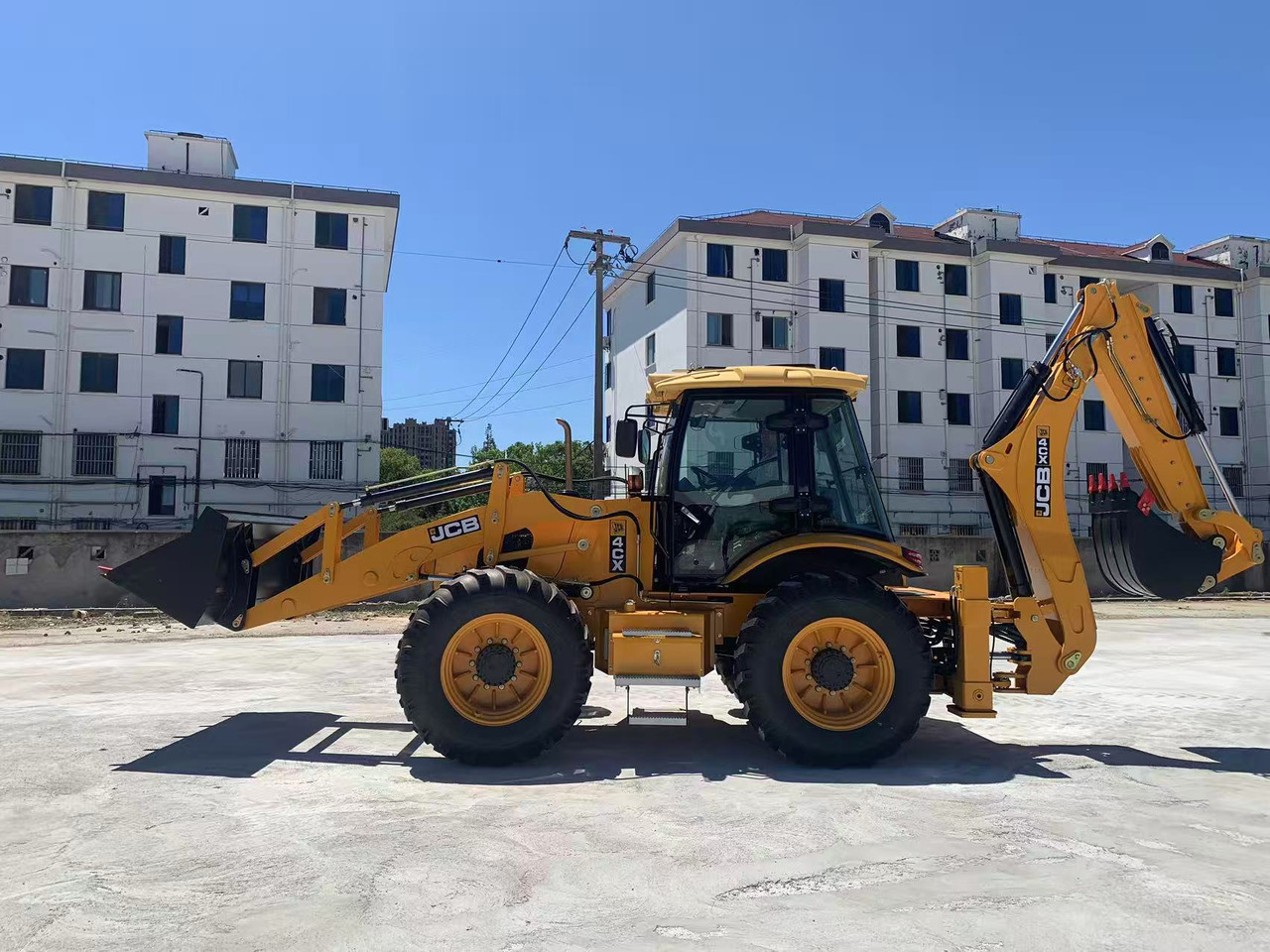 JCB Backhoe Loader 4CX, 4DX Good Price on Sale - Rýpadlo-nakladač: obrázok 1 JCB Backhoe Loader 4CX, 4DX Good Price on Sale - Rýpadlo-nakladač: obrázok 1