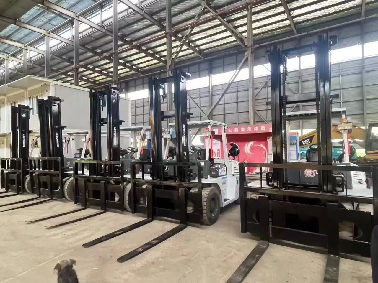 TCM 10 ton Diesel Forklift FD100 with Fork Positioner - Dieselový vysokozdvižný vozík: obrázok 2 TCM 10 ton Diesel Forklift FD100 with Fork Positioner - Dieselový vysokozdvižný vozík: obrázok 2