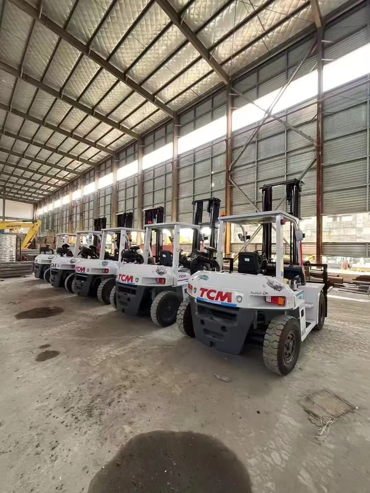TCM 10 ton Diesel Forklift FD100 with Fork Positioner - Dieselový vysokozdvižný vozík: obrázok 3 TCM 10 ton Diesel Forklift FD100 with Fork Positioner - Dieselový vysokozdvižný vozík: obrázok 3