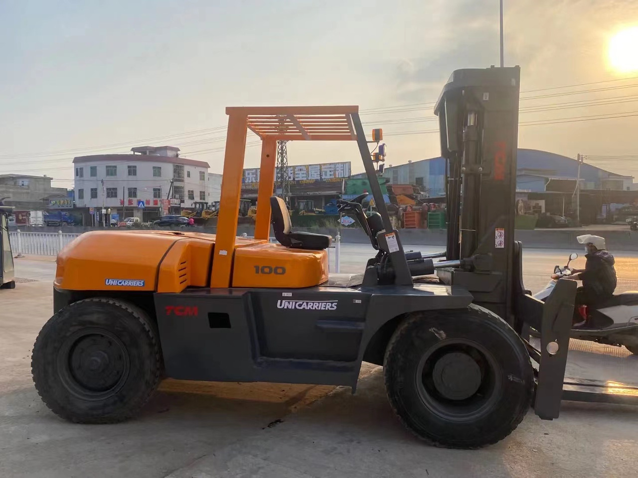 TCM FD100 Forklift Good Price Secondhand 10 ton Forklift Machine - Dieselový vysokozdvižný vozík: obrázok 2 TCM FD100 Forklift Good Price Secondhand 10 ton Forklift Machine - Dieselový vysokozdvižný vozík: obrázok 2