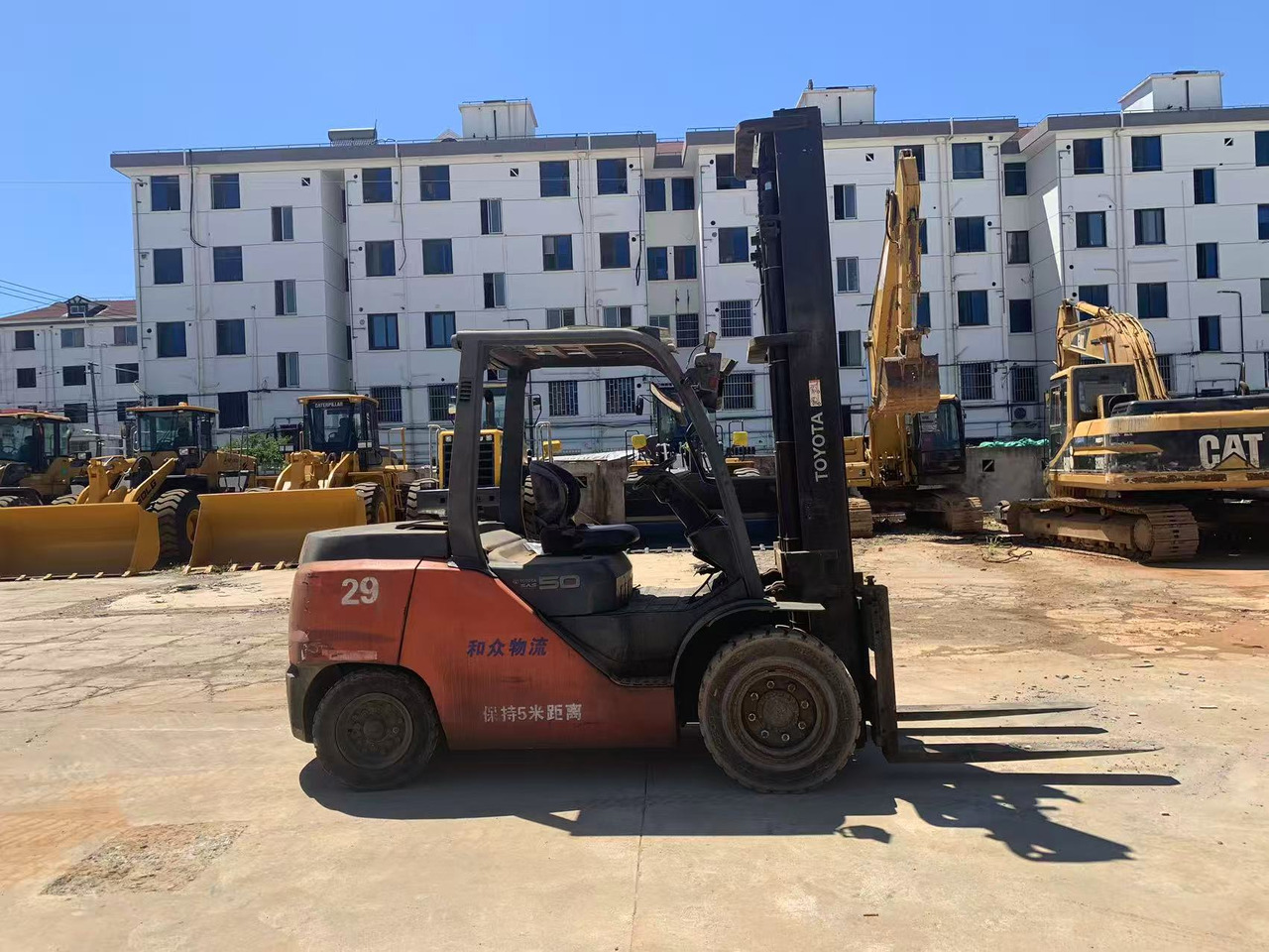 Toyota FD50 Forklift Original Color Japan Forklift with High Mast - Dieselový vysokozdvižný vozík: obrázok 1 Toyota FD50 Forklift Original Color Japan Forklift with High Mast - Dieselový vysokozdvižný vozík: obrázok 1