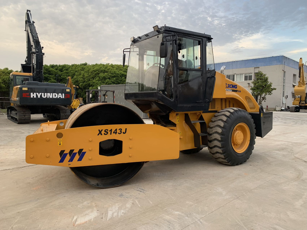 XCMG XS143J Vibratory Road roller Secondhand Condition - Cestný valec: obrázok 2 XCMG XS143J Vibratory Road roller Secondhand Condition - Cestný valec: obrázok 2