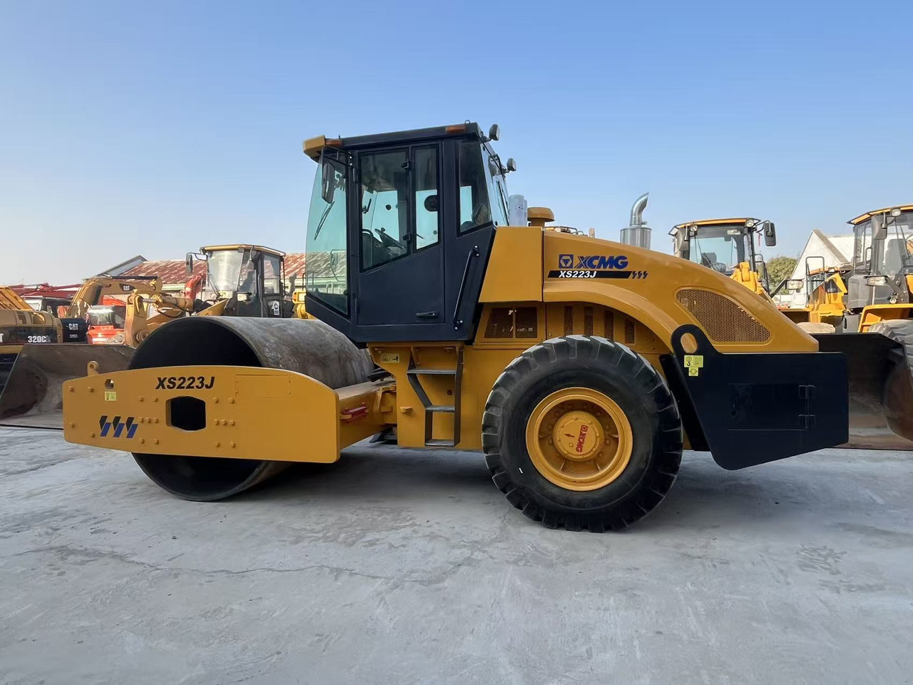 XCMG XS223J Excellent Condition 22 ton Vibratory Road roller - Cestný valec: obrázok 1 XCMG XS223J Excellent Condition 22 ton Vibratory Road roller - Cestný valec: obrázok 1