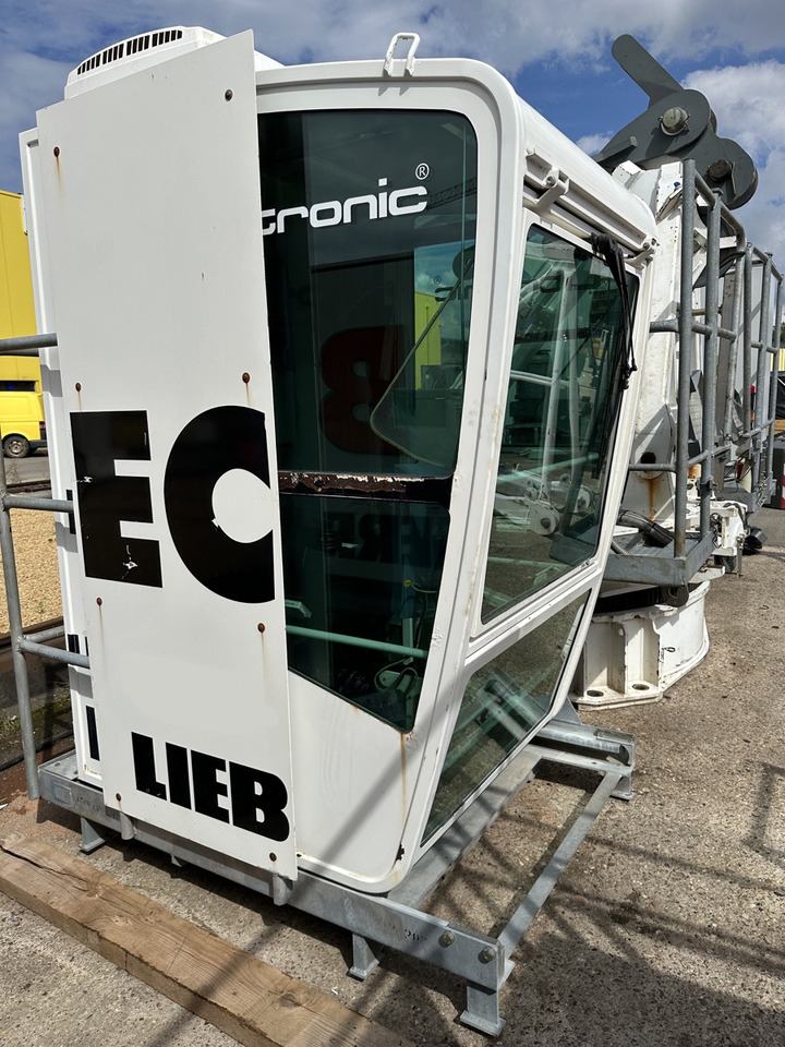 LIEBHERR 150 EC-B 8 Litronic - Vežový žeriav: obrázok 1 LIEBHERR 150 EC-B 8 Litronic - Vežový žeriav: obrázok 1