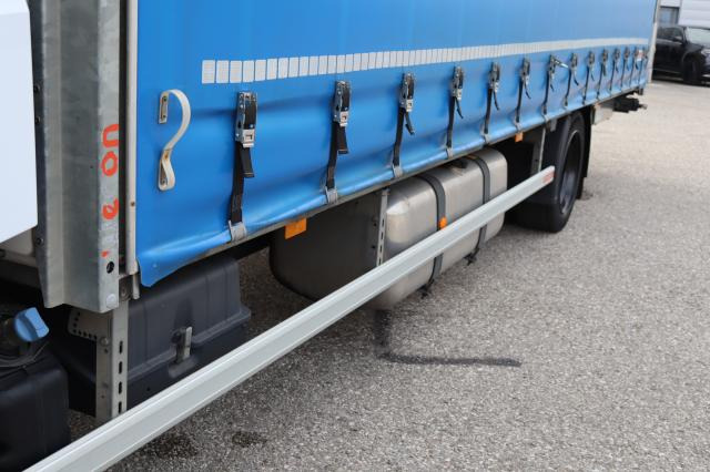 Mercedes-Benz Actros 1833 L nR - Plachtové nákladné vozidlo: obrázok 4 Mercedes-Benz Actros 1833 L nR - Plachtové nákladné vozidlo: obrázok 4