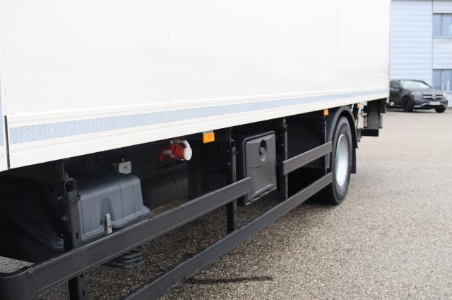 Mercedes-Benz Antos 1824 L - Chladirenské nákladné vozidlo: obrázok 3 Mercedes-Benz Antos 1824 L - Chladirenské nákladné vozidlo: obrázok 3