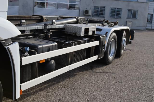 Mercedes-Benz Antos 2551 ENA - Hákový nosič kontajnerov: obrázok 4 Mercedes-Benz Antos 2551 ENA - Hákový nosič kontajnerov: obrázok 4