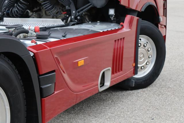 Mercedes-Benz Actros 1851 LS - Ťahač: obrázok 5 Mercedes-Benz Actros 1851 LS - Ťahač: obrázok 5