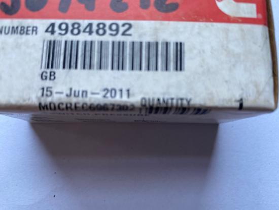 Cummins Oil pressure switch 4984892 4065465 O&K 3691272 - Motor a diely pre Stavebné stroje: obrázok 1 Cummins Oil pressure switch 4984892 4065465 O&K 3691272 - Motor a diely pre Stavebné stroje: obrázok 1