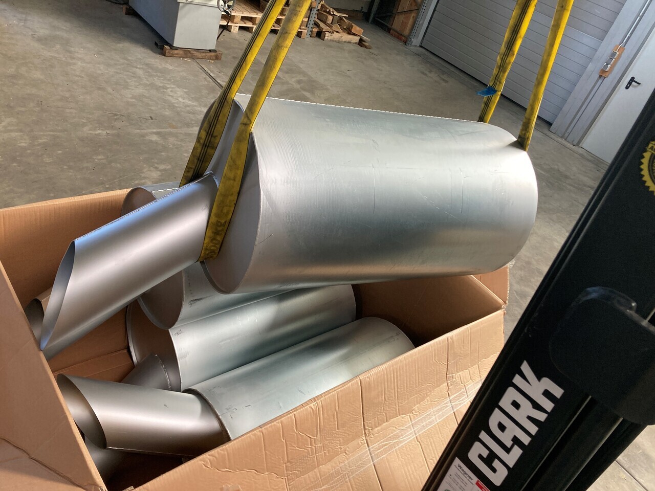 O&K Terex RH120 6030 Muffler 3718008 4026349 535-0056 - Náhradný diel pre Nákladné auto: obrázok 1 O&K Terex RH120 6030 Muffler 3718008 4026349 535-0056 - Náhradný diel pre Nákladné auto: obrázok 1